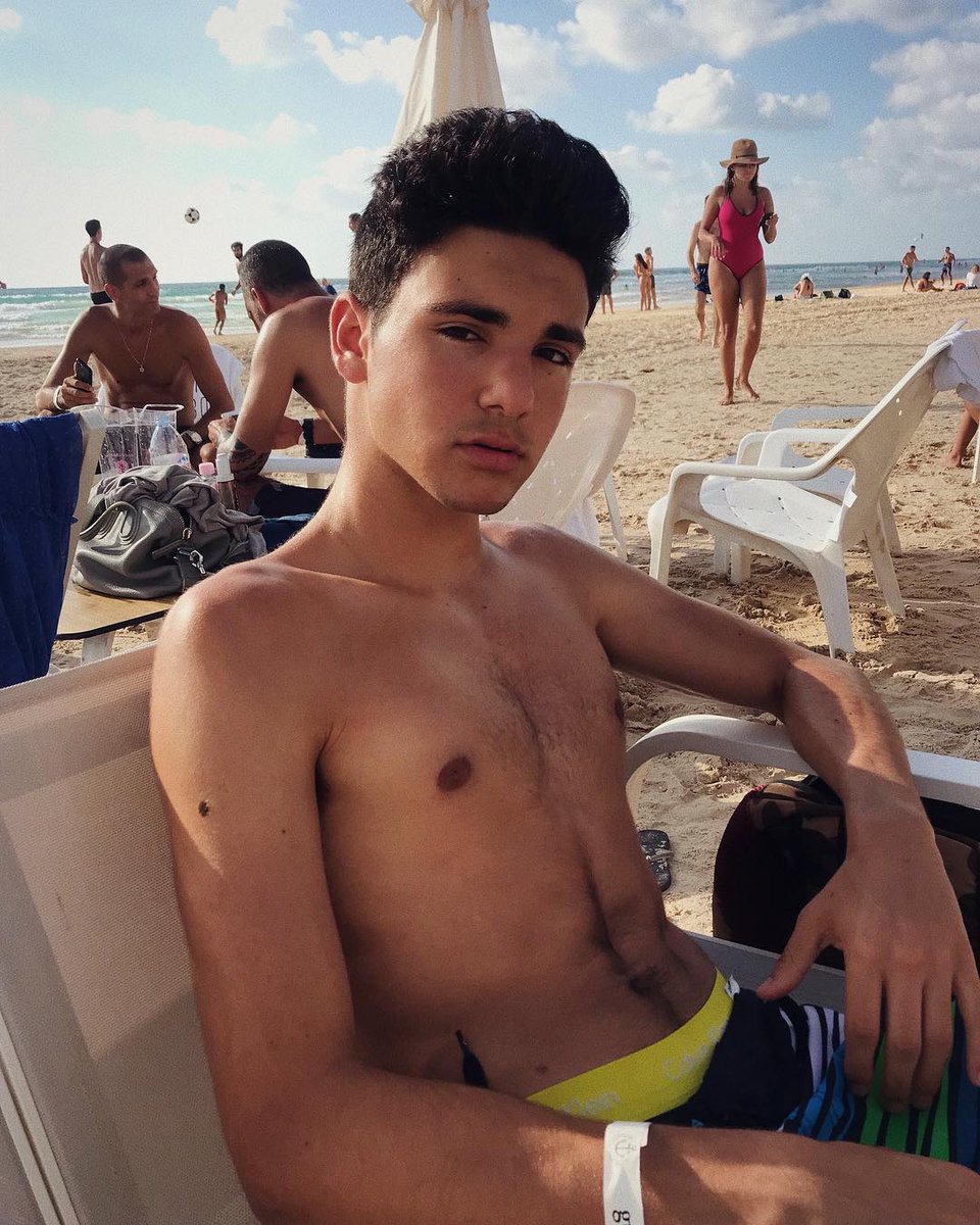 celebsbyseb's tweet photo. #danielskye https://t.co/JgTfT5mPkV