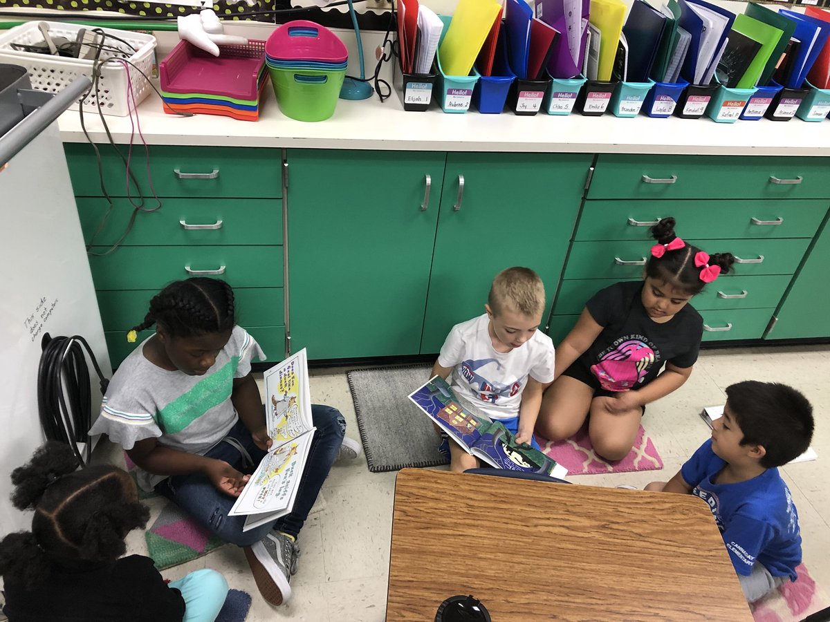 Nguyening1st's tweet photo. We met our awesome reading buddies today! 💙📖@KimberlyS299 @CannadayMISD #cannadayes https://t.co/AcBh0vx0ax