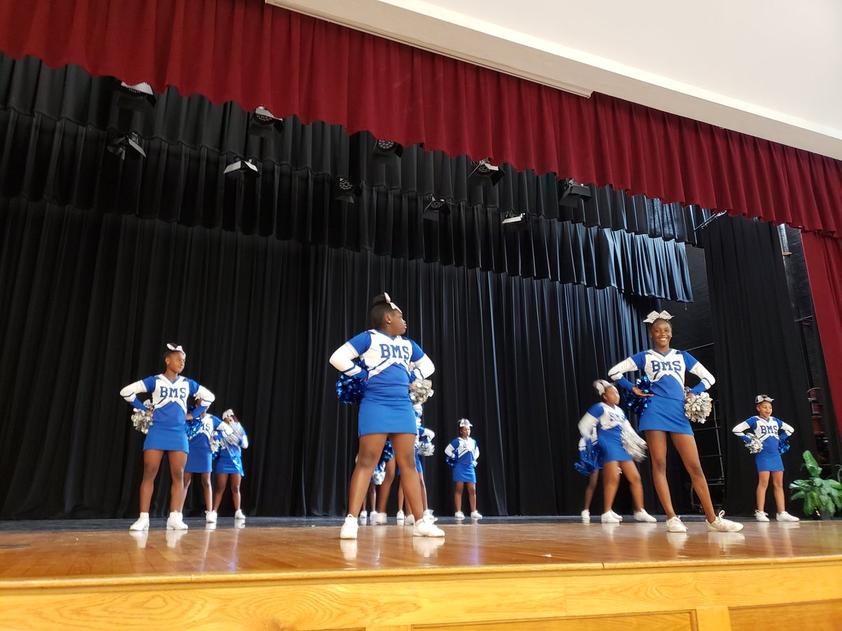 APSHJRUSSELL's tweet photo. No Losses, Just Upgrading #BMSLevelUp Homecoming Recap! Today we wrapped up our Homecoming Week in Extreme Blue and White! #APSBrown #NothingButGreatness https://t.co/Zq5Wb2yCYG
