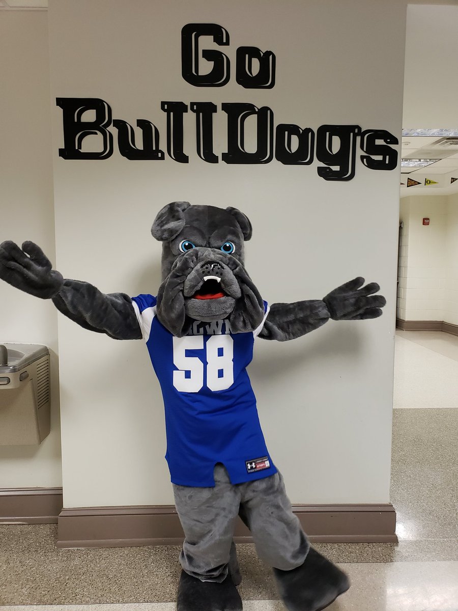 APSHJRUSSELL's tweet photo. No Losses, Just Upgrading #BMSLevelUp Homecoming Recap! Today we wrapped up our Homecoming Week in Extreme Blue and White! #APSBrown #NothingButGreatness https://t.co/Zq5Wb2yCYG