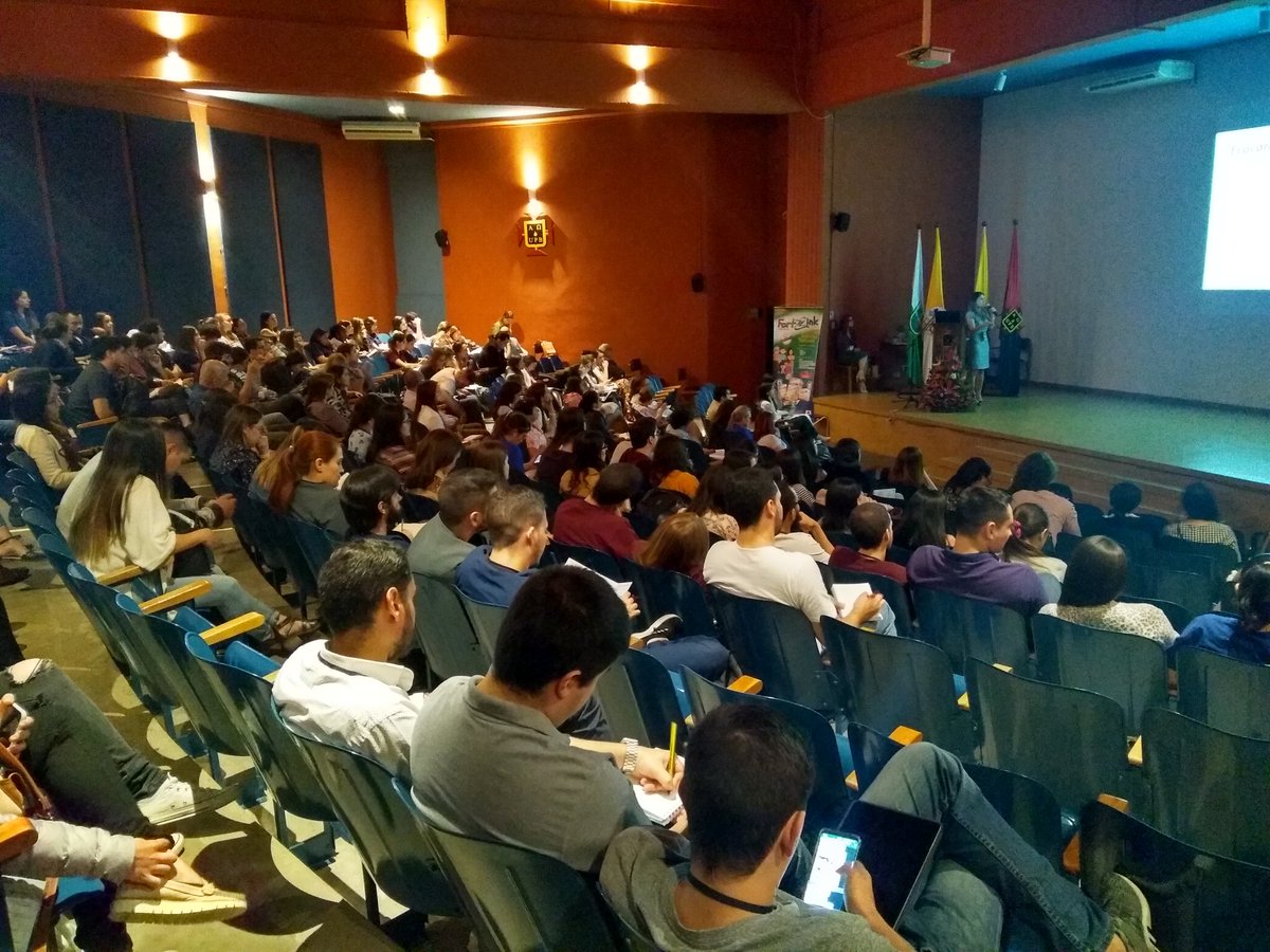 El equipo de residentes de pediatría da las gracias a todas las personas que hicieron parte de este evento académico. Los esperamos a todos en nuestra próxima versión.