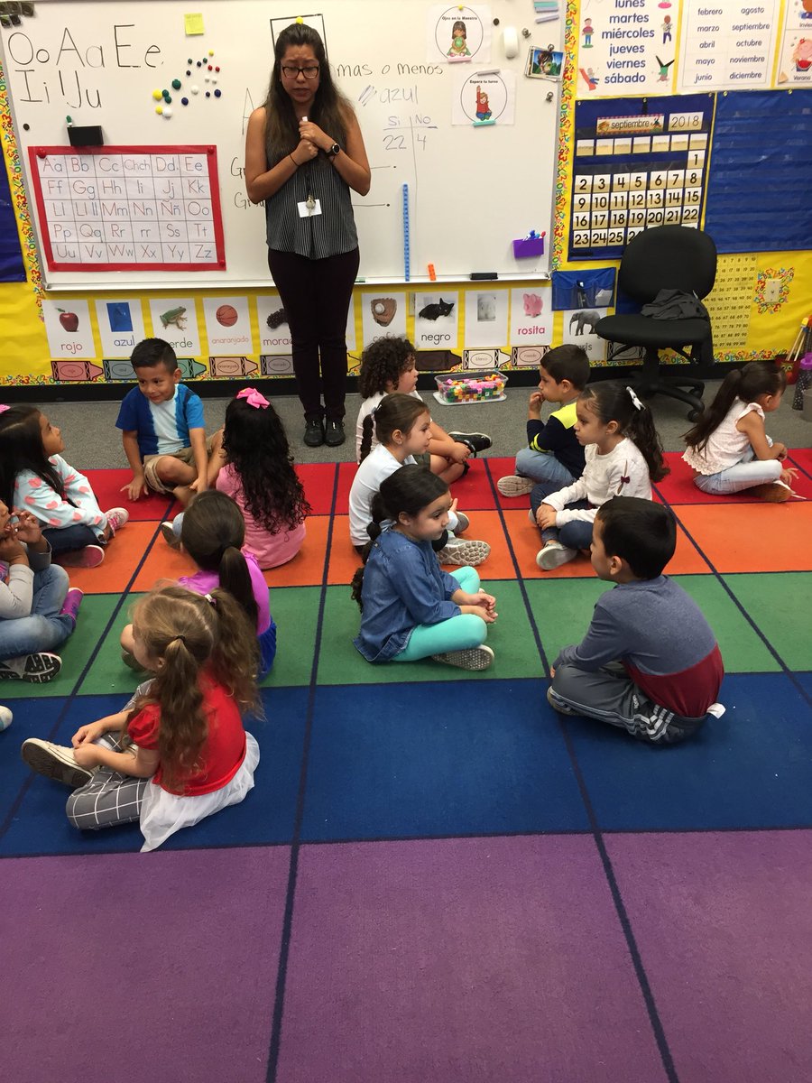 chrisharr27's tweet photo. Super impressed with Dual Immersion today... this is Spanish language TK and they already know how to face their partners and use sentence frames to discuss together! @travisn1972 @mlacymeeks @hoko221 @FSUSDLibraries @smccabe_o #talk2learn https://t.co/s71ObXdBWB