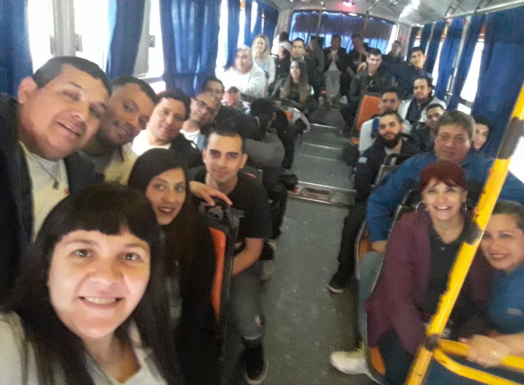 Coto 220 Somos BARRACAS cumpliendo con el deber cívico en este día histórico donde los compañeros de Comercio vamos a gritar todos juntos que UNIDOS PODEMOS 💪 <a href="/ckbenavento/">claudia benavento</a> @RamonMuerzaSEC <a href="/SubOrganizacion/">jose medina</a> <a href="/aldecoto/">alberto aldeco</a>