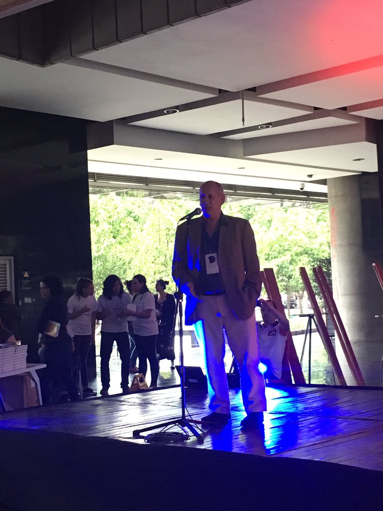 Mark saying a few final words as the #LASINConference2018  comes to a close. What a fantastic few days in Bogotá and Medellín! #lasinproject #socialinnovation #erasmusplus