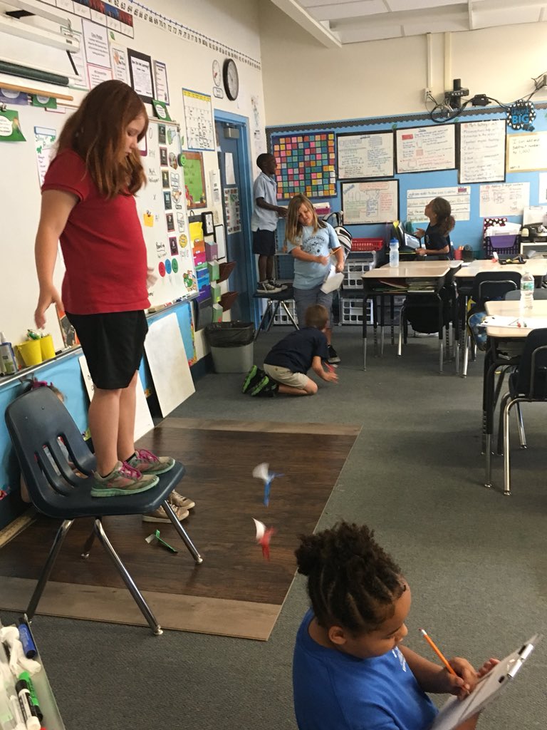 fknutson12's tweet image. #vcsscience common experiment 1 #3rdgraderocks overcoming gravity @OrmondBeachElem