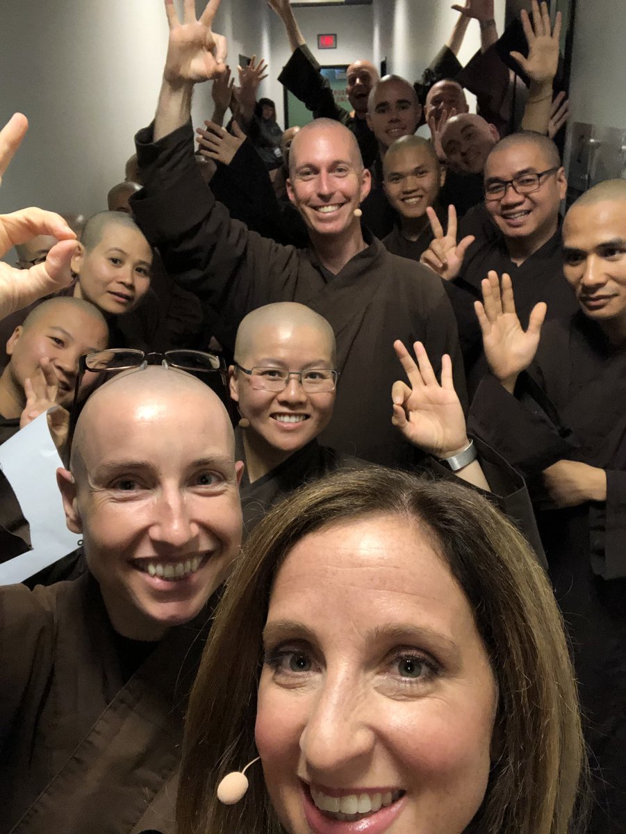 JodyKohner's tweet photo. ๐๐ป So grateful for this day!! Thank you thank you thank you @ariannahuff @jeweljk @JackKornfield @DeepakChopra @plumvillageom for sharing your many gifts with us!! #df18intentions https://t.co/lpjucsSoLp