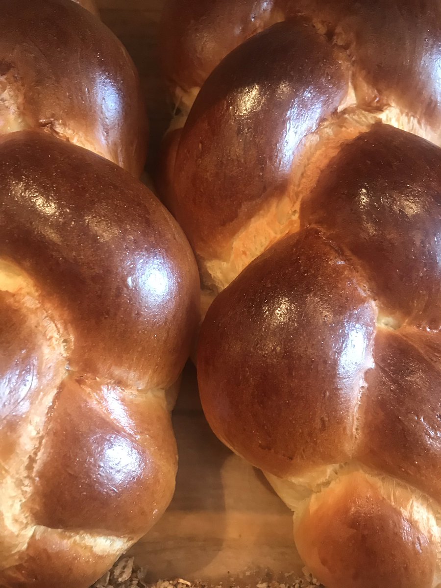 karmabread's tweet photo. Shine on people ! #karmabread #challah https://t.co/FKHq0NjSPu