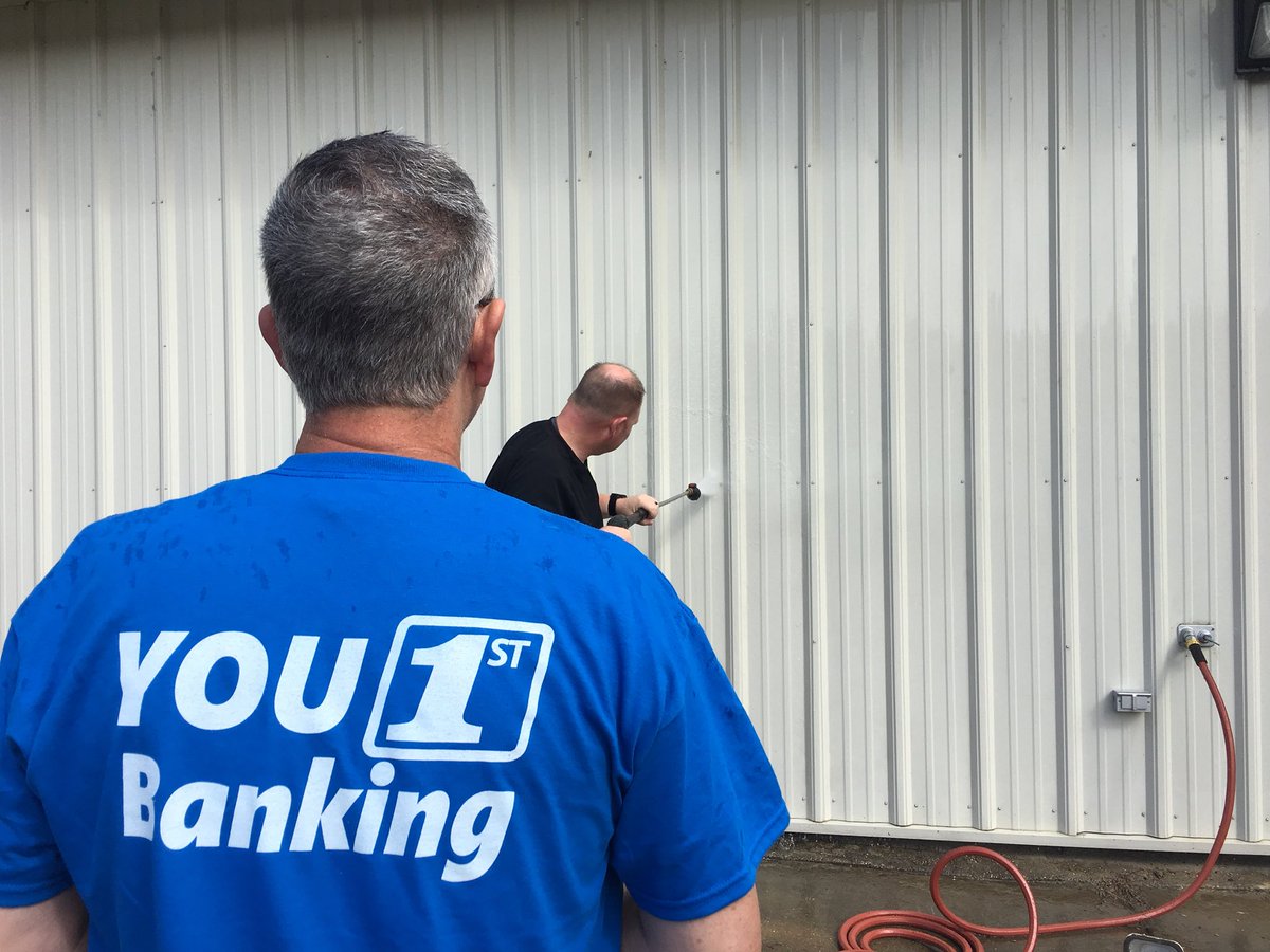 FNBAnywhere's tweet photo. The @unitedwaynea’s 25th Annual Day of Caring was a huge success! Thanks to them, we were able to pair up with The Learning Center in Jonesboro to tackle a few projects they needed done on their campus. 
#You1st #DOC2018 https://t.co/d0Ciz5BBj9