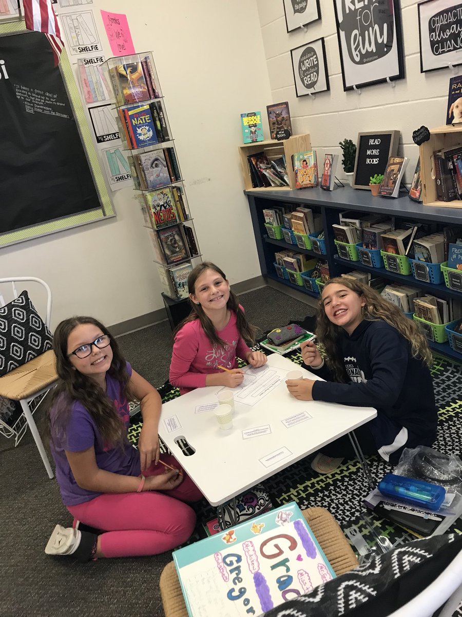 MsSavidge's tweet photo. Working together to identify main ideas and supporting details! We love learning on the purple team! #PTBM #MEVSD #Creekview #fifthgrade #PurpleTeamRocks https://t.co/orRzrVYgpO