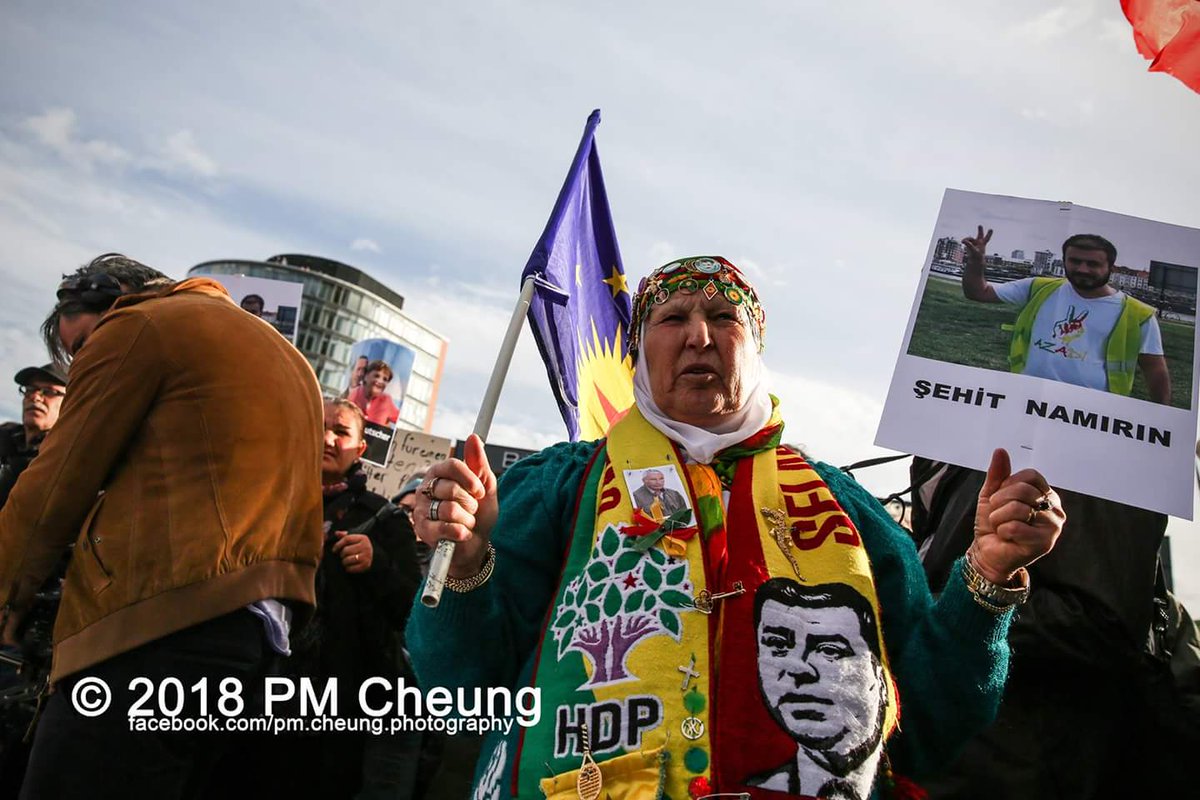 pm_cheung's tweet photo. Rund 7.000 Menschen haben gestern in #Berlin gegen den Staatsbesuch des türkischen Ministerpräsident Recep Tayyip Erdoğan demonstriert.

Hier geht es zu den Bildern:
https://t.co/woiU5Sl4AE

#ErdoganNotWelcome #b2809 #ErdoganIstNichtWillkommen https://t.co/kR9KNWIatw