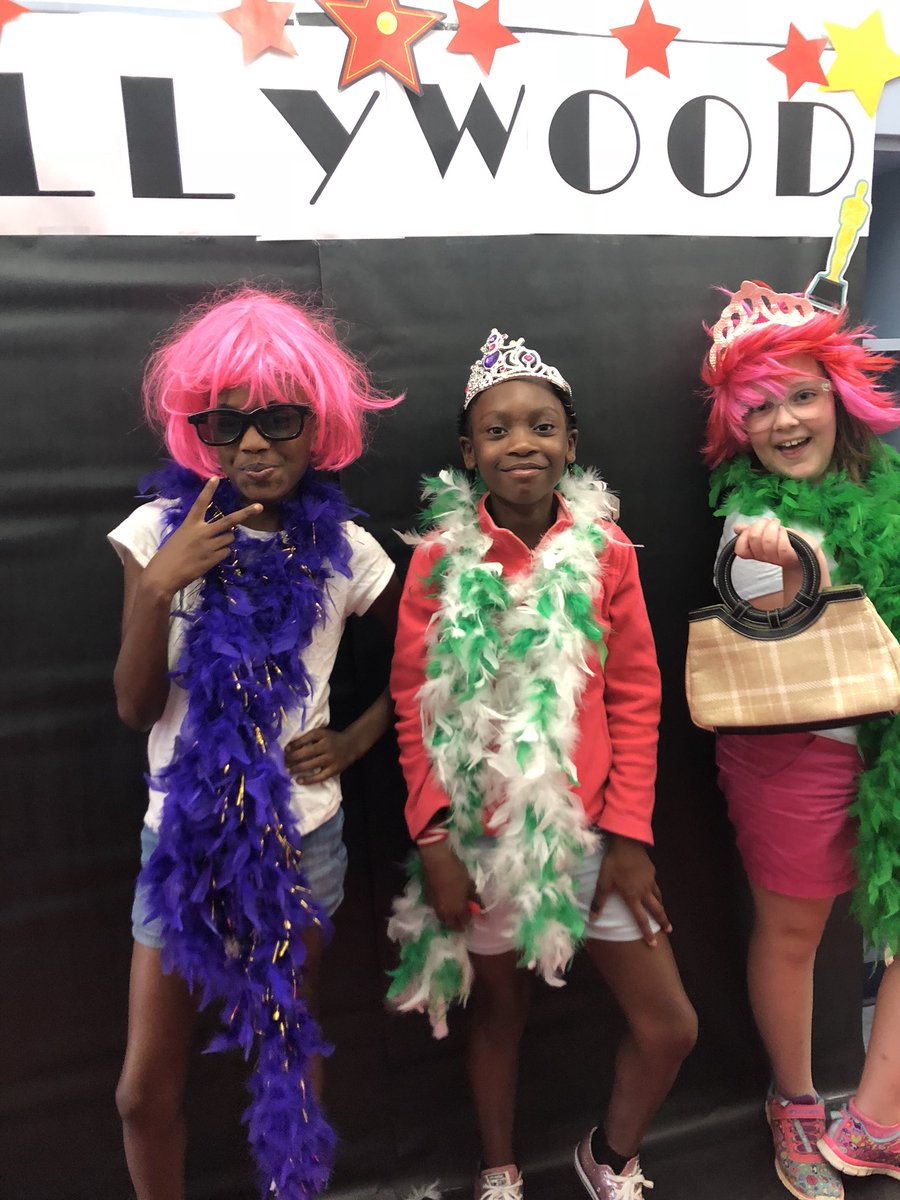 ElissaWorster's tweet photo. What a fun way to end the week! We reviewed for next weekโs Writing CA by studying a famous Hollywood celebrity. Those who showed mastery got to walk the red carpet and show us who the REAL STARS are! ๐ฉ๐ฌโค๏ธโญ๏ธ #thekidsdeserveit @StarrettElem #thewildcard #fourthgradewriting https://t.co/CmD2k2flJz