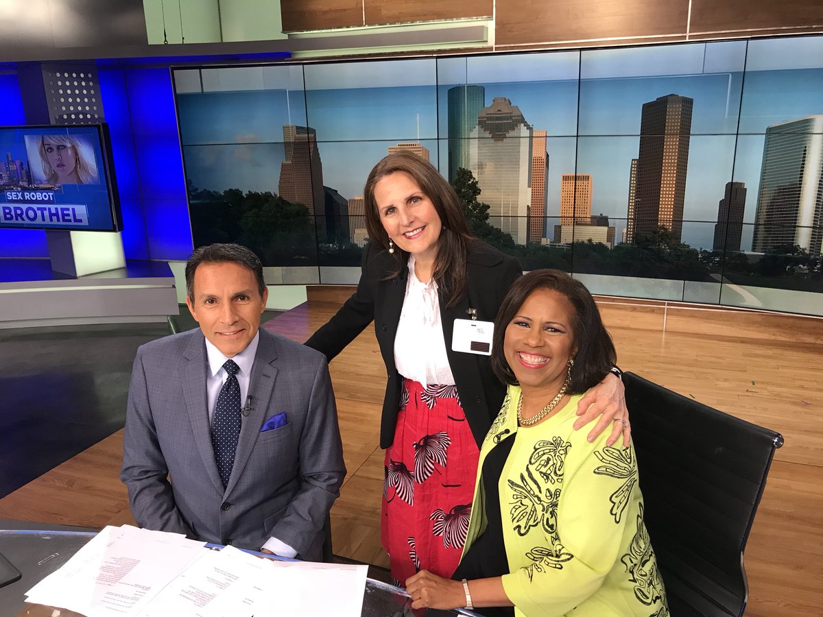 MelanieLawson13's tweet photo. Guess who stopped by the studio tonight for #DateNight?! The lovely Mrs Patti Rascon (She’s Art’s #MuchBetterHalf! 😂😂) Hard to believe these two have 7 kids &amp; 8 grandkids!! https://t.co/ZR4LTaGnqz