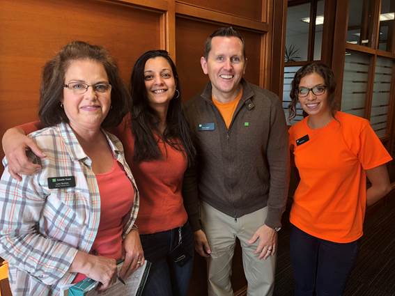 Monalissa_TD's tweet photo. The team showing their support today! #EveryChildMatters #BestOnBank @PietroTD https://t.co/Q1J9WTJKcX