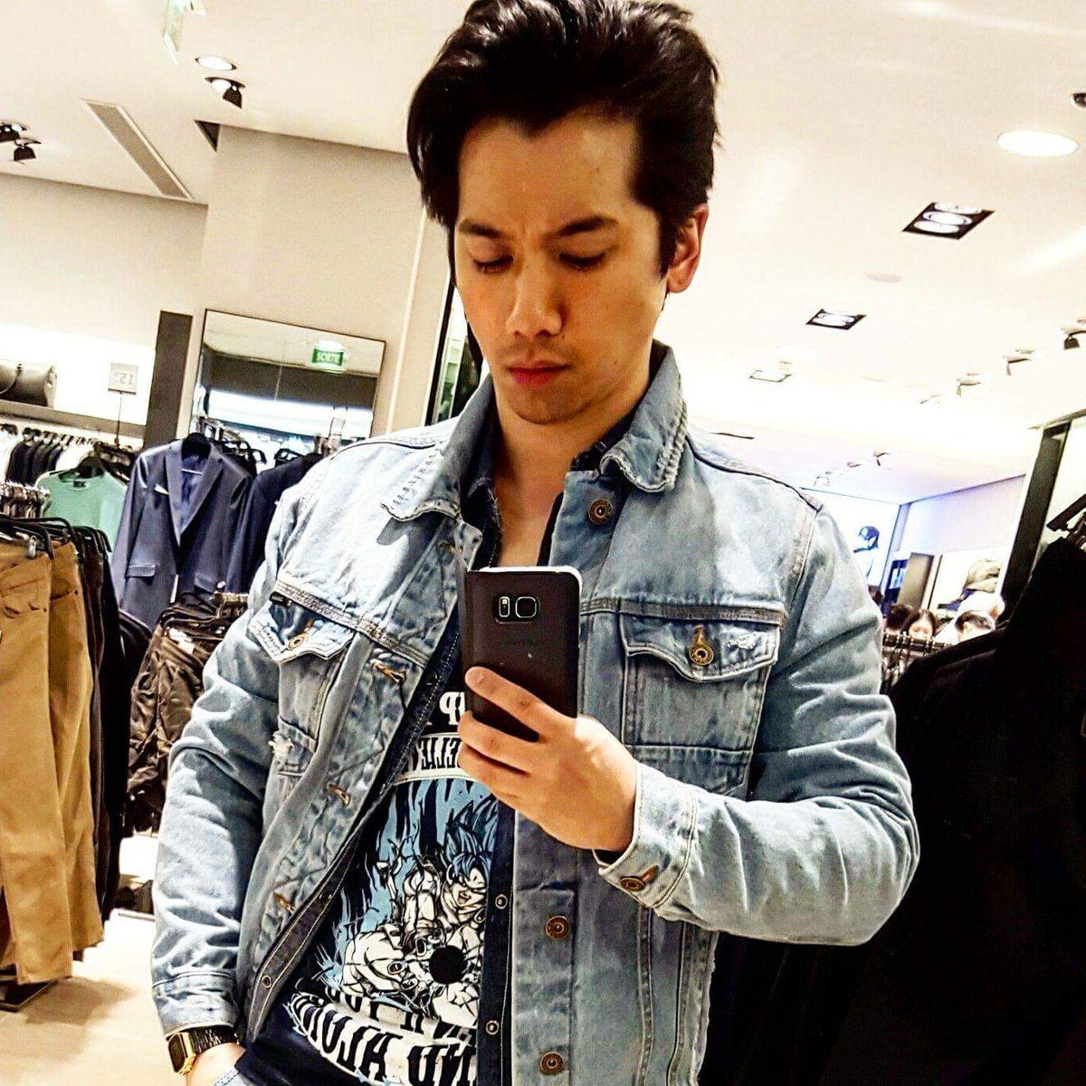 realtanwin's tweet photo. Back to ordinary... until becoming extraordinary someday. Thank you to my friends who are supporting me. I am very grateful to you 🙇‍♂️

#realtanwin #tanwin #thedbzlamp #liveyourdream #vegetan #supersaiyan https://t.co/4pkd9cGbR5