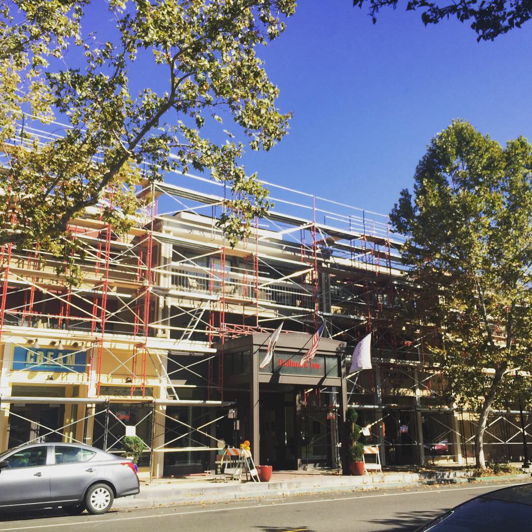 HGIDavis's tweet image. Makeover has begun on F St!
.
.
#makover #hallmark2hilton #commitment2community #hotelunderconstruction #davis #yolocounty #hiltongardeninndavis #downtowndavis