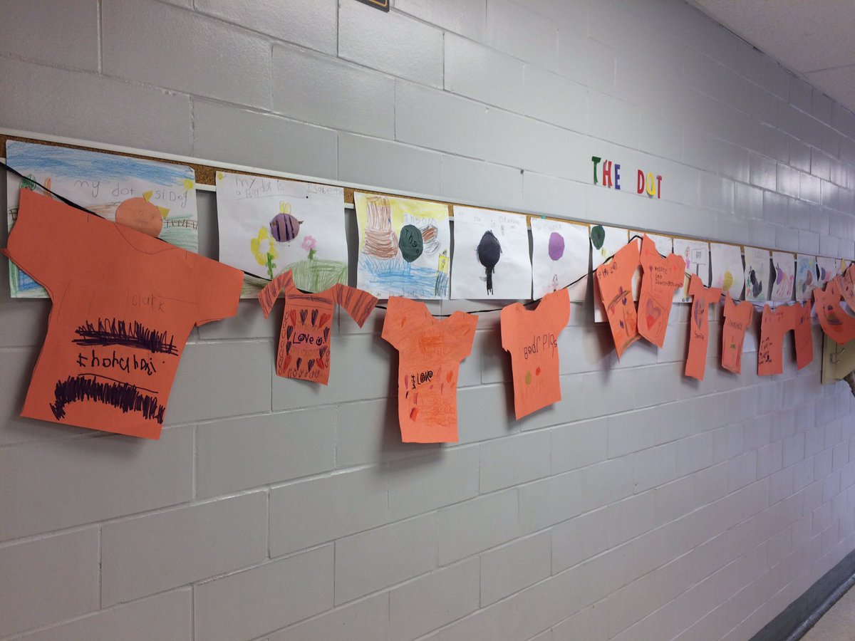 HildaBa36659952's tweet photo. Spreading our community spirit from WZPS grade 1. Remembering ... #EveryChildMatters #WZcommunity #wildcatpride https://t.co/4eBCsAYW1h