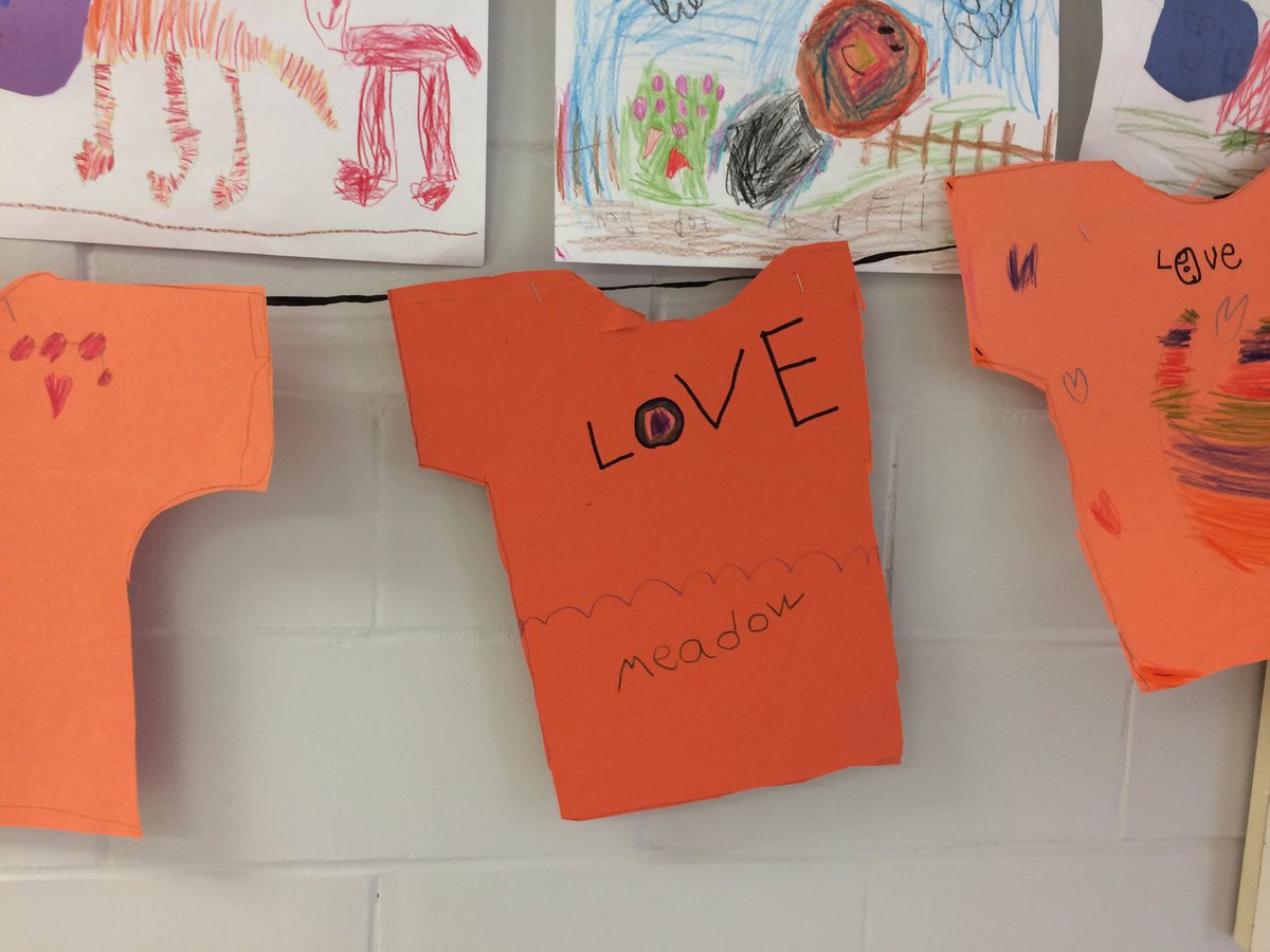 HildaBa36659952's tweet photo. Spreading our community spirit from WZPS grade 1. Remembering ... #EveryChildMatters #WZcommunity #wildcatpride https://t.co/4eBCsAYW1h