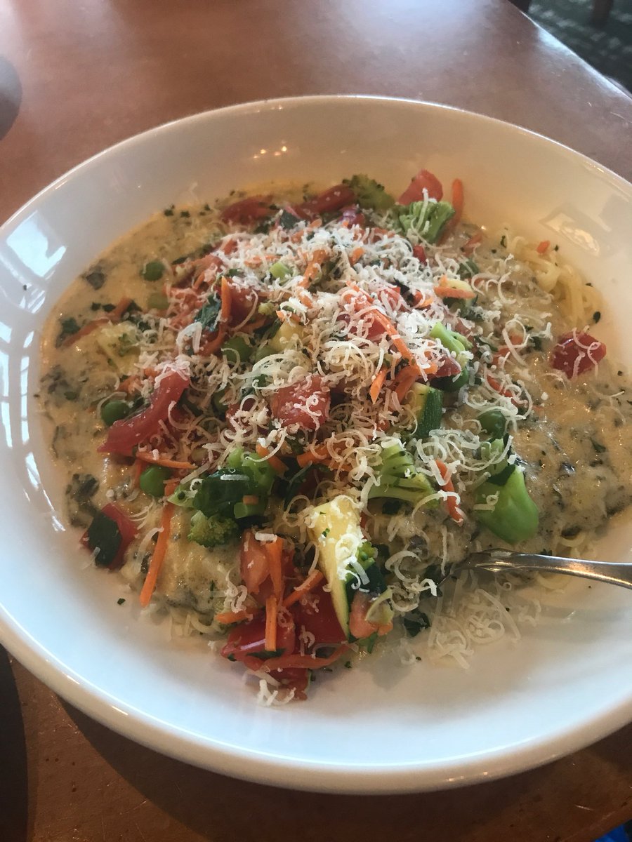 ChallengePasta's tweet photo. Back at the Garden again for a evening linch😎 #angel hair pasta with creamy #spinach and artichoke sauce!  @olivegarden oh and their NEW Garden Veggies too. Oh so good! https://t.co/ixdr9eH6Nm