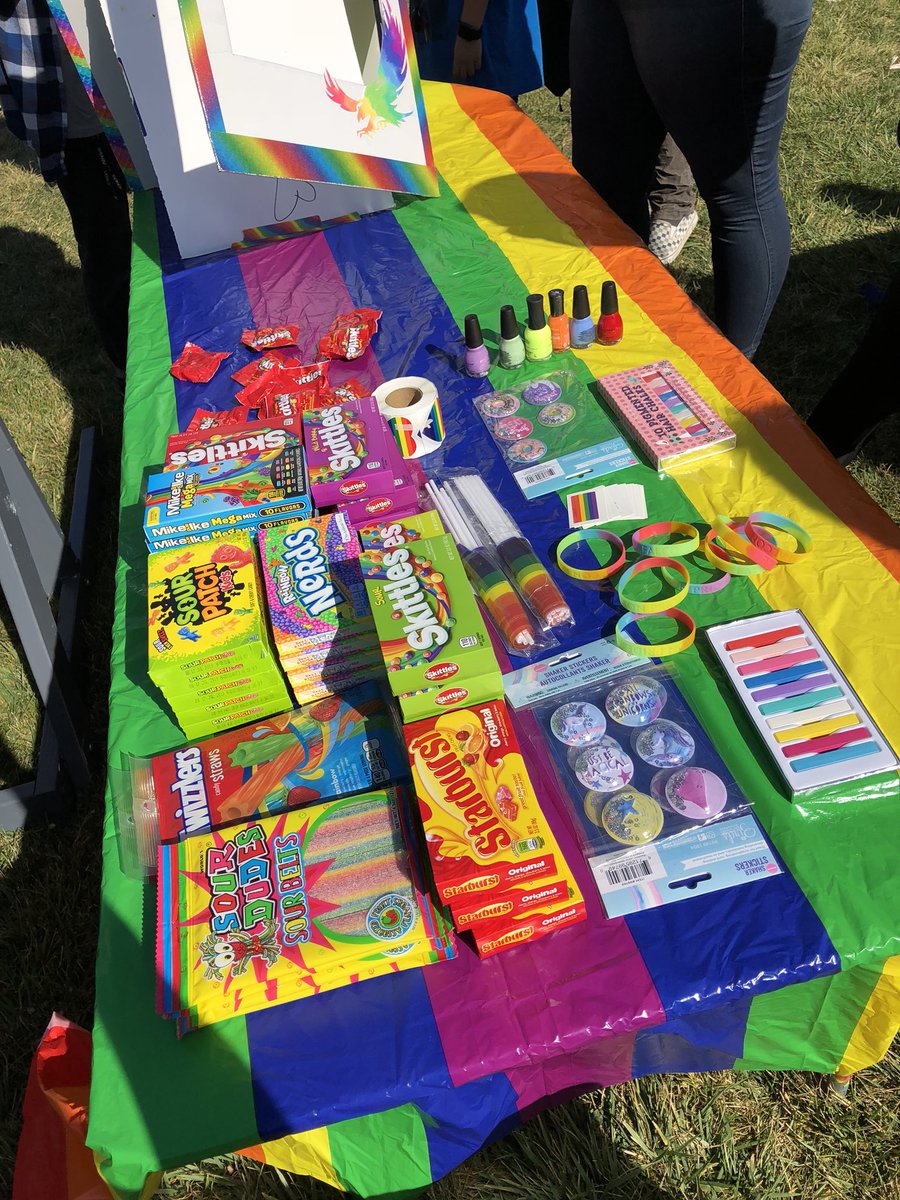 _NadiaRazi's tweet photo. GSA at Falcon Fest 2018! 🏳️‍🌈 https://t.co/c8RaeWNr1C
