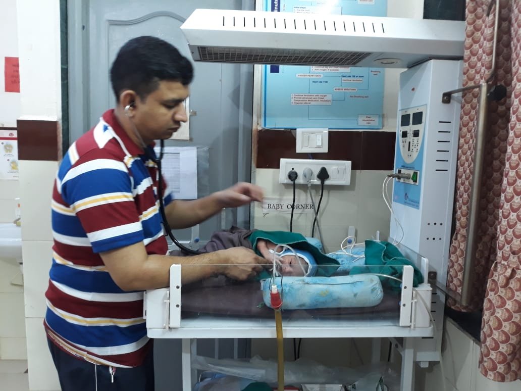 CdhoSabarkantha's tweet photo. Early mornings @Fulltermnormal Delivery #Mudati & #deshotar Primary Health Center. Both child well #Ibnc did & all @vaccines #jssk benefit services given. Good Work Dear Dr. https://t.co/BPL5x08idw