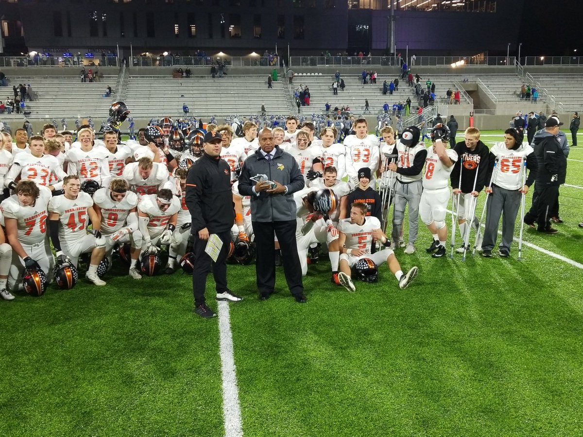 tigerfarmington's tweet photo. Trophy goes to the Tigers https://t.co/Dl44KJBLMG