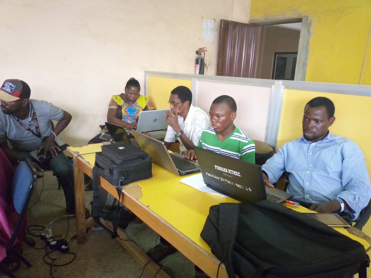 ncsogun's tweet image. @ncsogun raising the next set of developers with #PythonMeetUp. We don&apos;t just wish, we do SOMETHING! 
#NextLevel #TechGen @NigeriaComputer @jidaw @dantj007