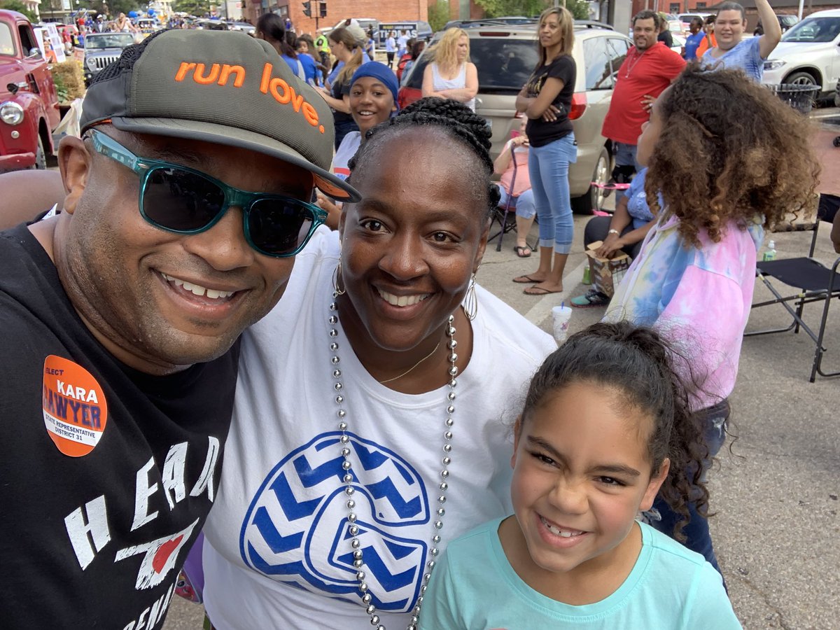 headycoleman's tweet photo. I just want to serve my community. #SayYesToCommunity https://t.co/PfFOdQaUti