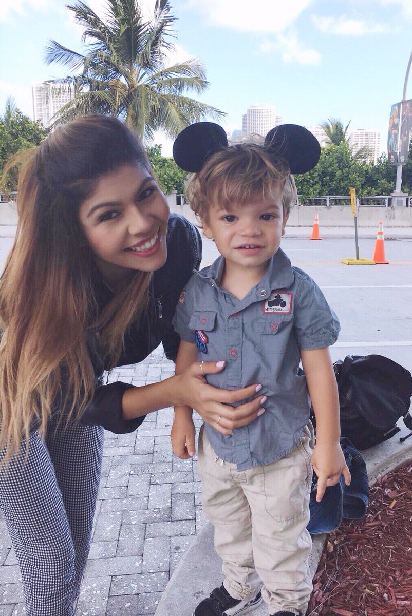 melospina's tweet photo. Disney on Ice with my favorite little munchkins! 💕 https://t.co/R2WPD2vSug
