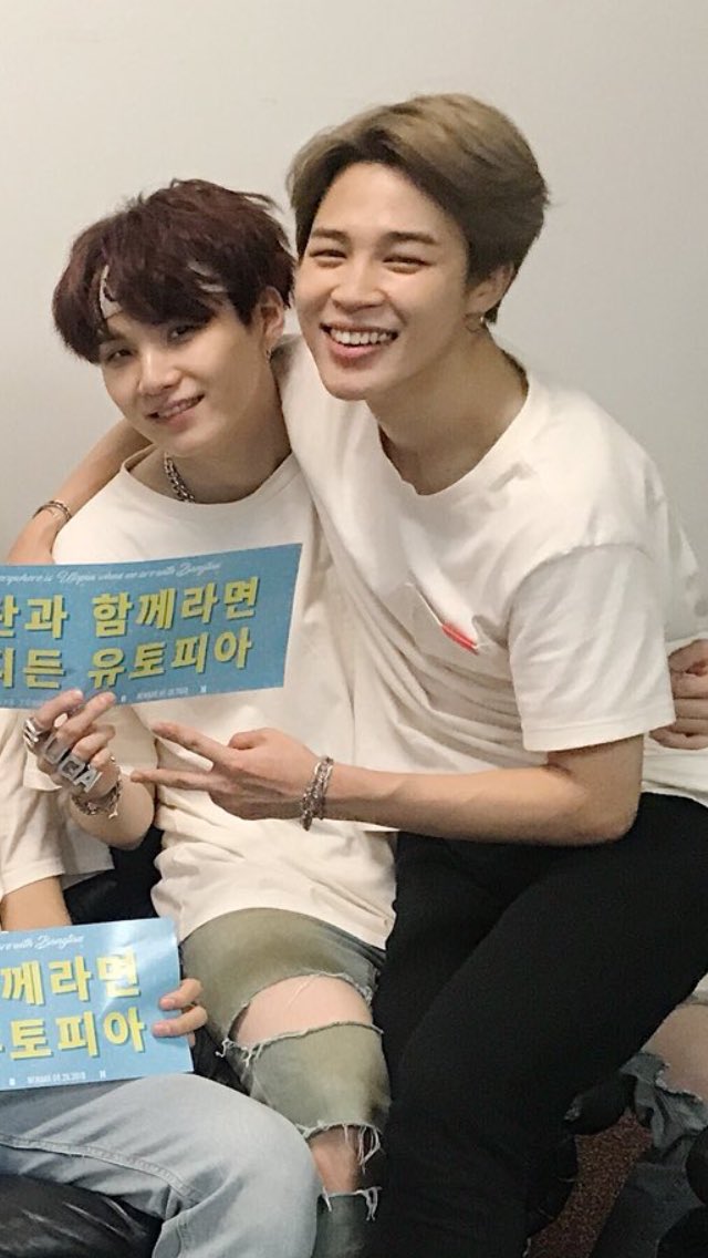 _kimchibts's tweet photo. Can u hear me sCrEaMinG https://t.co/kIEhaV4nhL