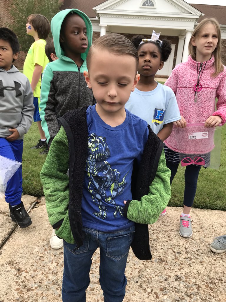 ainslie79's tweet photo. Fayette Ware Homecoming Parade! @OESrockSTARS @suptking https://t.co/AOPK2b89c2