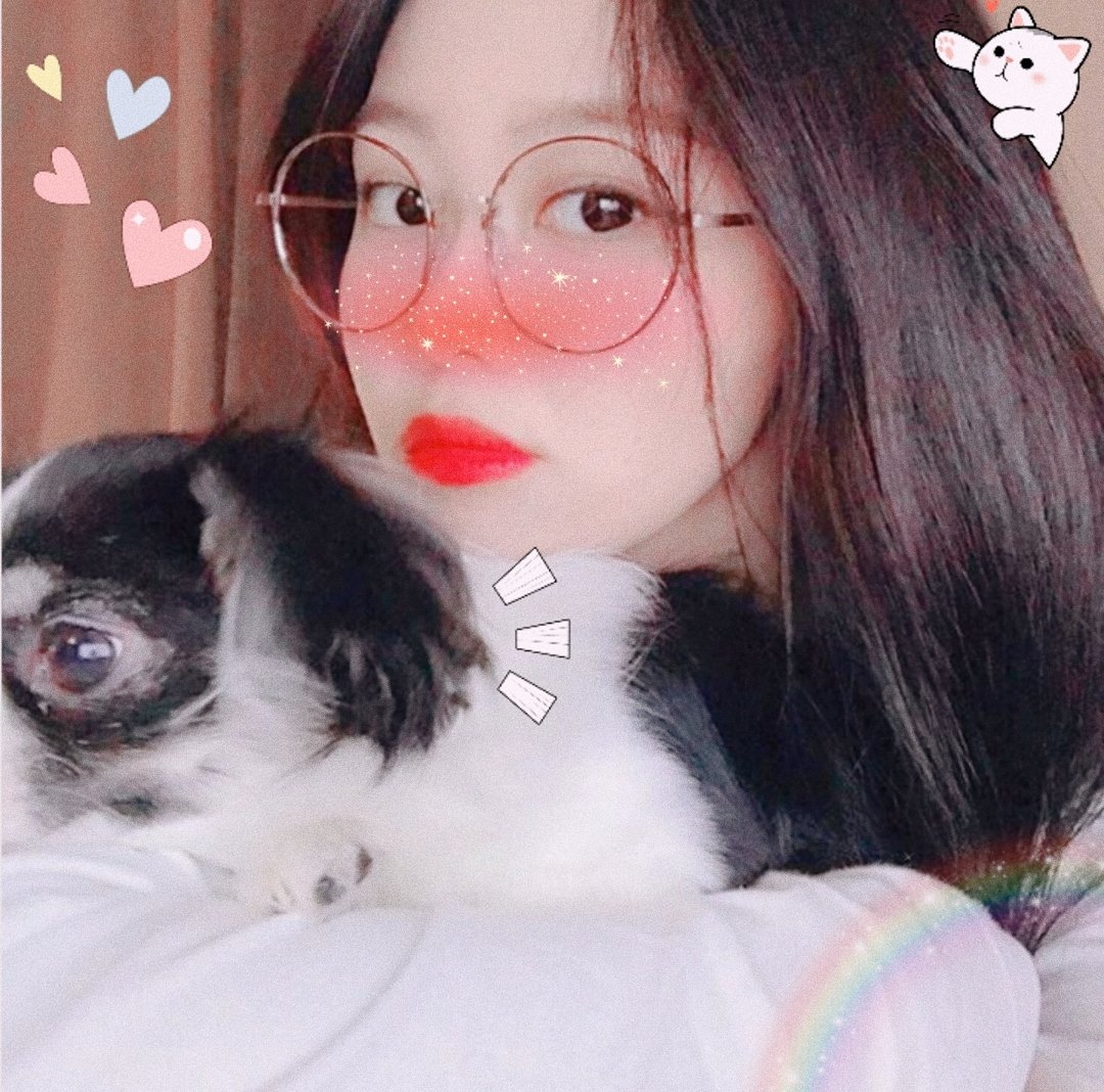 hubsoftbot's tweet photo. ╰♡ #chehee • #체희 • #HUB ꒱ https://t.co/3kIkIdROx8
