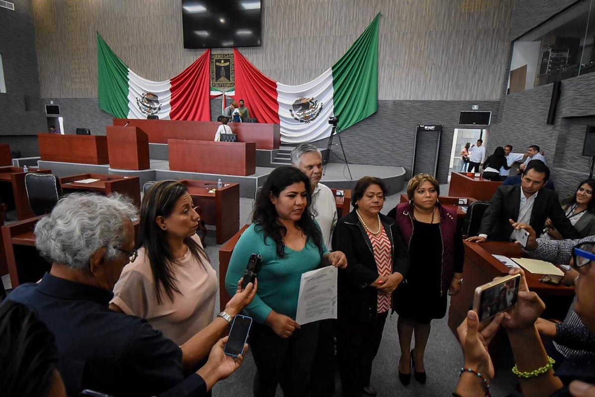 Por falta de acuerdos, se volvió a posponer (ahora para sábado) la sesión en donde el <a href="/MorelosCongreso/">H. Congreso del Estado de Morelos</a> aprobará la Ley de la Administración Pública, fusiones de secretarías y la superoficina de gubernatura. Morenistas piden seriedad.