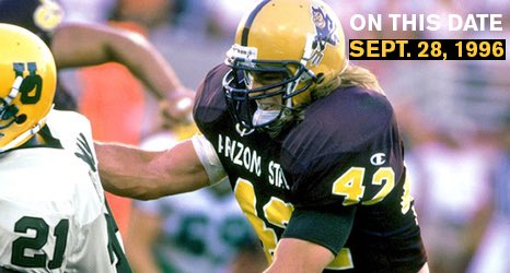 ASUFootball's tweet photo. On this date in 1996, Pat Tillman led ASU to a win over Oregon with an INT, fumble recovery, onside kick recovery, 1 sack and 5 tackles 🐐💪🏼 https://t.co/k0zhsIWk3l
