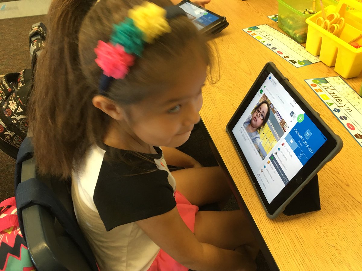 SiftonLibrary's tweet photo. Kindergarteners used @Seesaw for the first time today! They uploaded a selfie and audio introducing themselves to their classmates! Then they got to listen to their classmates intros! #buildingcommunity #siftonsuperstars #kindergartnersrock #epstech #epslibraries #bestpartofmyday https://t.co/5tEerxs0Er