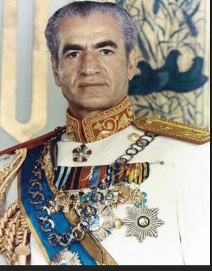 eynollah2017's tweet photo. به چشمام خیره شو ,  بگو الان تو خوشبختی؟امنیت داری؟ گرسنه نیستی؟ مریضی نیستی؟ https://t.co/dnMEckFfxA