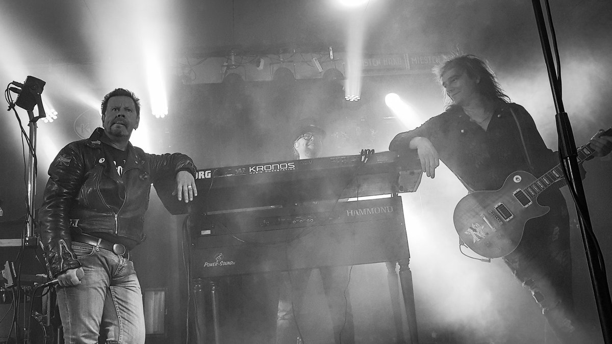 #Popeda polkaisi syksyn keikat käyntiin ryminällä popedamaiseen tyyliin. <a href="/CostiPopeda/">Costi Hautamäki</a> #saarijärvi #kukonhiekka #sisältöäsyksyyn