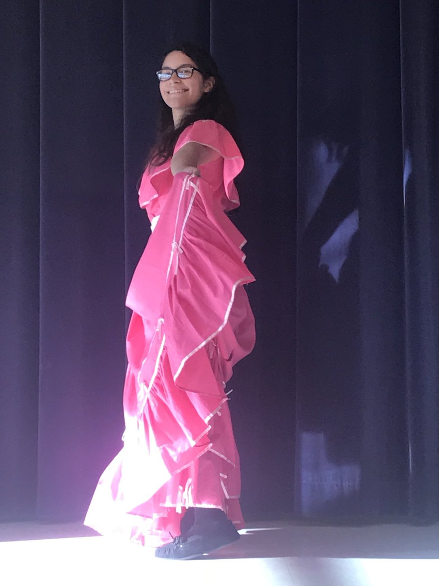 #yougottawanna celebrate Hispanic Heritage with friends, family, food &amp; dance like #mcguffeyrocks does <a href="/YtownSchools/">Youngstown Schools</a>