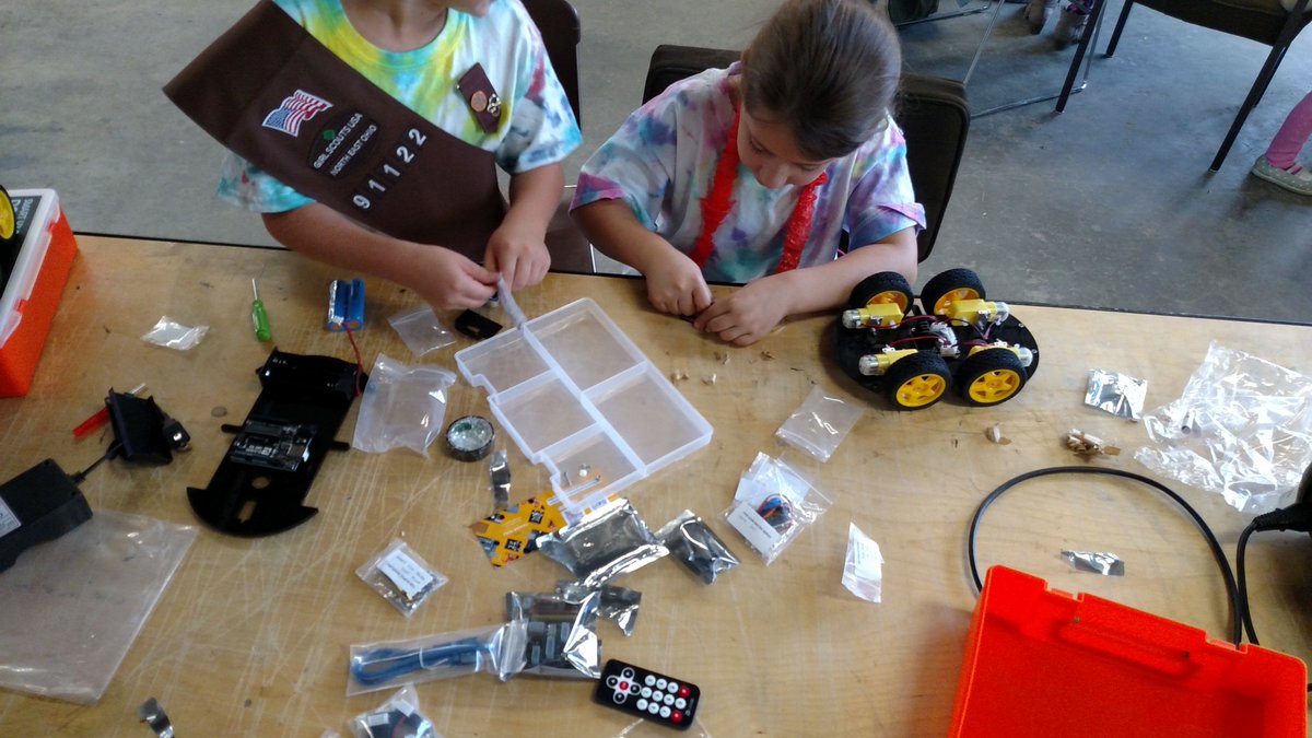 KentStateRobo's tweet photo. Lots of fun with the #GirlScouts on Saturday. Thank you @Elegoo_Official for the cars. Everyone loved them and took them home. #RMC2019 #NasaRMC2019 https://t.co/E0waW77Dk0