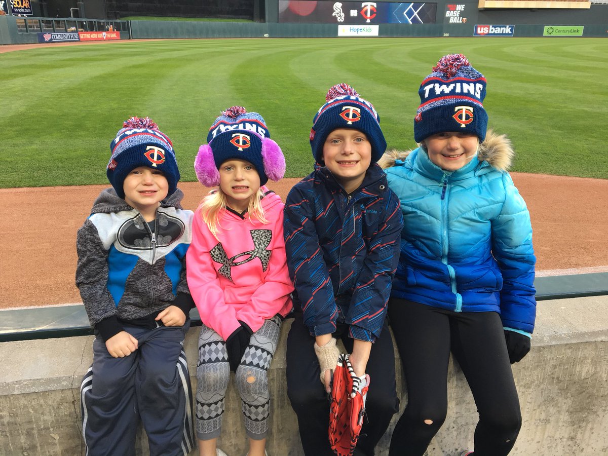jsmithmn's tweet photo. #twinspics https://t.co/1fZI4vW5n0