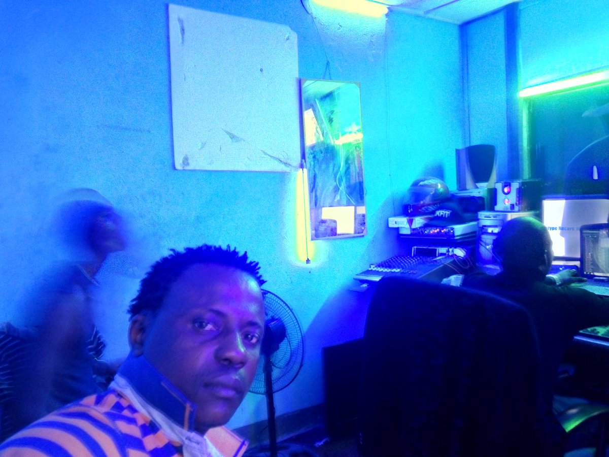 BisoGroupe's tweet photo. #IloveYouRDC quelque chose se prépare dans les coullisse a  #Kinshasa @Armandyav2 @Presidence_RDC @EmmanuelShadary @Muyumba @KatengoMafo @cjvrdc_ @KangaPatrick @EbambiKatalayi Ce du lourrrdddd 
#Preingeindou = #Planification https://t.co/3Nw571NhrO