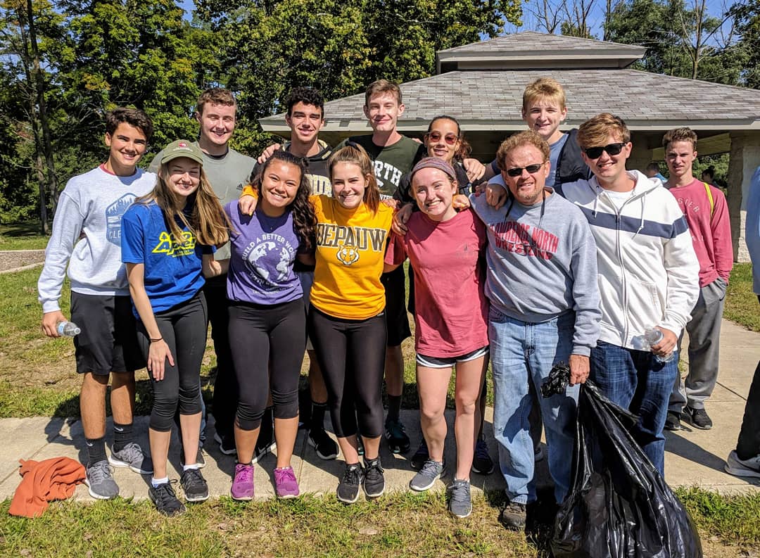 BarsicMickie's tweet photo. Some of our students from Lawrence North High School did a great job helping clean up our community today! #GOCATS #INDYDODAY #LTGOODNEWS https://t.co/a1koXoP7qT