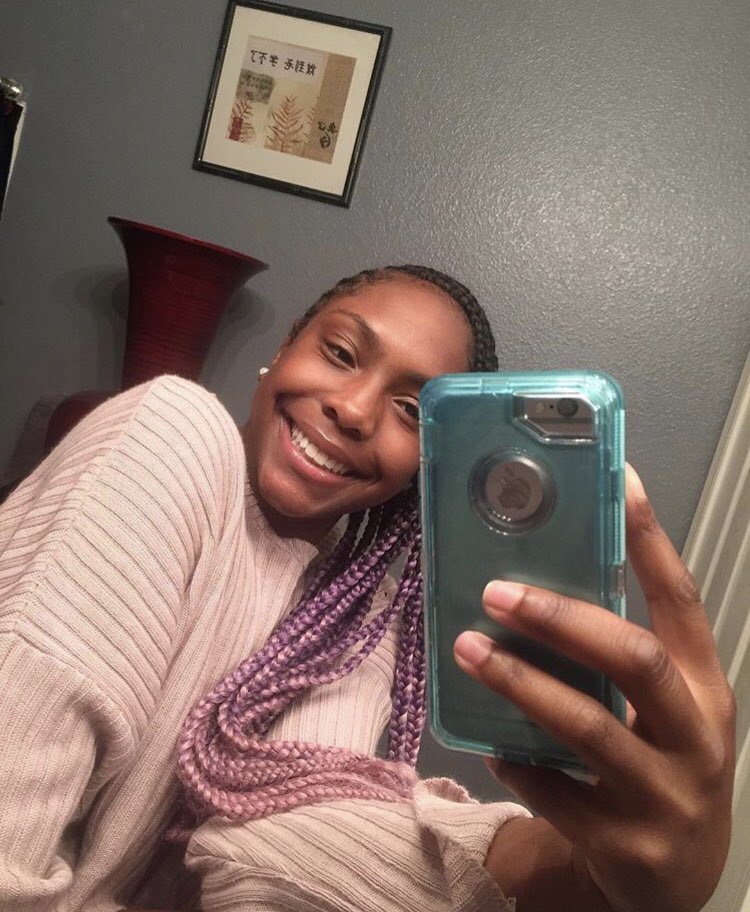 iamchanel_a's tweet photo. MY LITTLE COUSIN IS MISSING!!!! Her car was found in the San Leandro area (her coming from Richmond) with other people in it! None of her close friends have seen her or she hasnโt picked up her check from work! PLEASE LET ME KNOW IF YOU SEE HER!!!! Please RT & spread the word! https://t.co/fJL4SexLZo