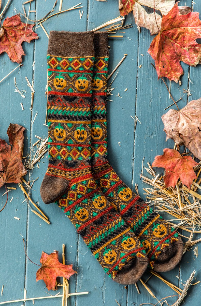 KJP's tweet image. RT if you want Sock-O-Lantern Fall sweater socks!  Only 50 pairs made.  Giving away 2 tonight 🎃🎃🎃  Available on KJP.com