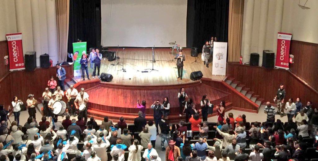 Trabajo en equipo por y para nuestros Adultos Mayores! Hoy nos demostraron su energía, entusiasmo y sobre todo su alegría! Feliz día del Adulto Mayor! #MisMejoresAños <a href="/Ruth_CorderoG/">Ruth Salome Cordero</a> <a href="/davidacuriop/">David Acurio Páez</a> <a href="/SusanaTitoLuce1/">Susana Tito Lucero</a>