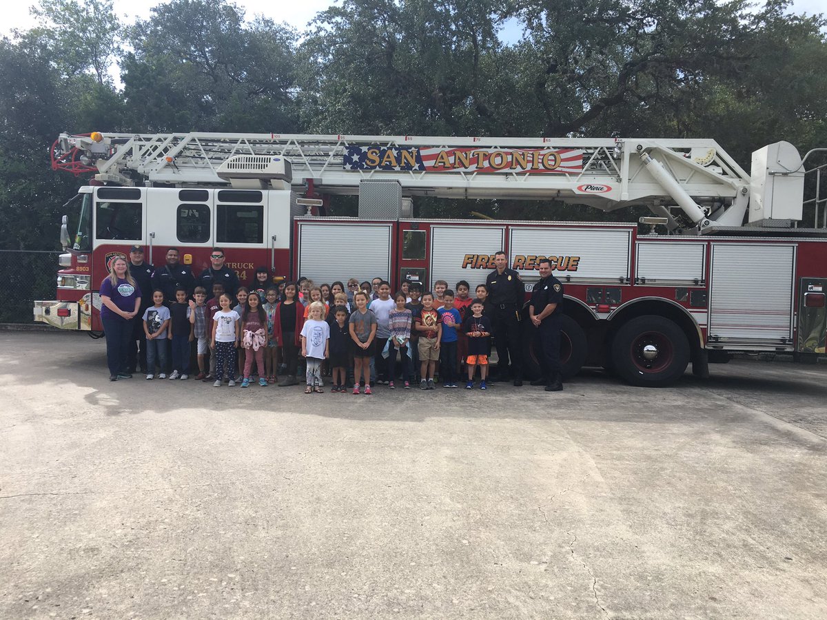 MayCounselors's tweet photo. Fun surprise for the kids having the @SATXFire #ladder34 come see their posters for #FireSafetyMonth Thank you @NISDArt for giving this opportunity to our roadrunners!! @NISDMay @MayPrincipal @NISD https://t.co/lSBffVR5cP