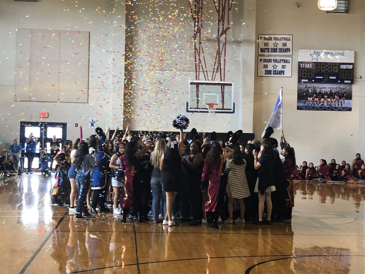 ARStarsAP's tweet photo. What a day!  I hope the world felt the GIRL POWER we put out into the universe today!  ⭐️👩🏾‍🎓👩🏽‍🎓👩🏼‍🎓👩🏻‍🎓👩🏿‍🎓 https://t.co/cc6YYa8nOv