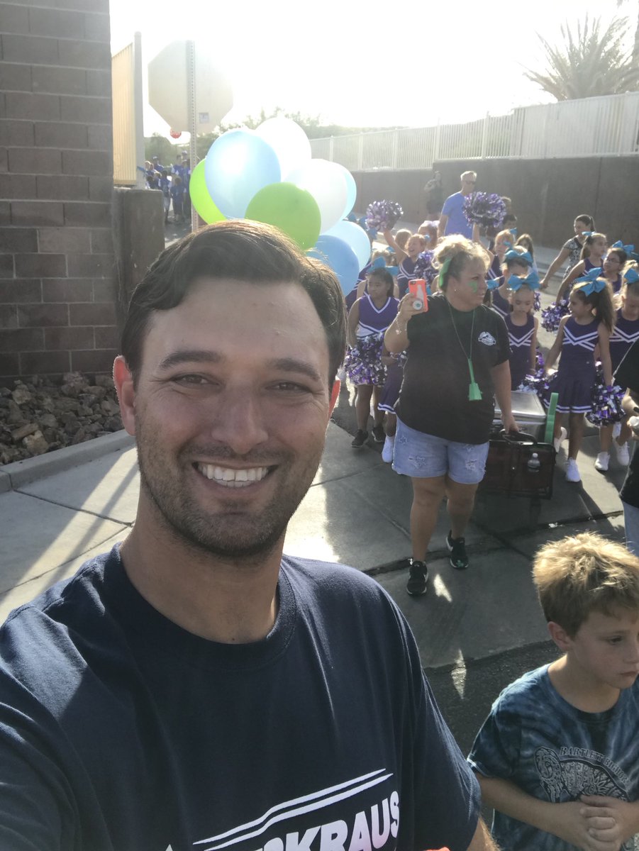 Silberkraus's tweet photo. Out supporting @GreenValleyHS homecoming with the #BartlettElementary contingent. What a fun parade and now a great game with Coronado High. @ChsCougarettes https://t.co/EXOAfwBGU5