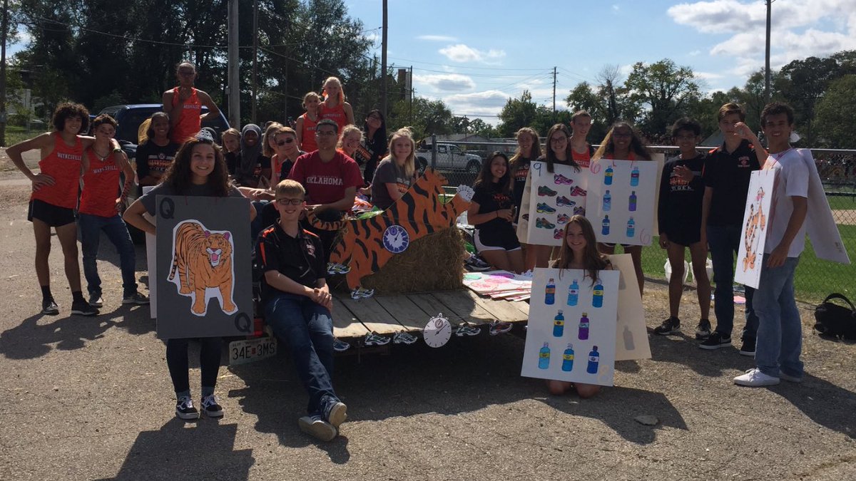 WHS XC homecoming float based on the game of Speed!⚡️🐅⚡️