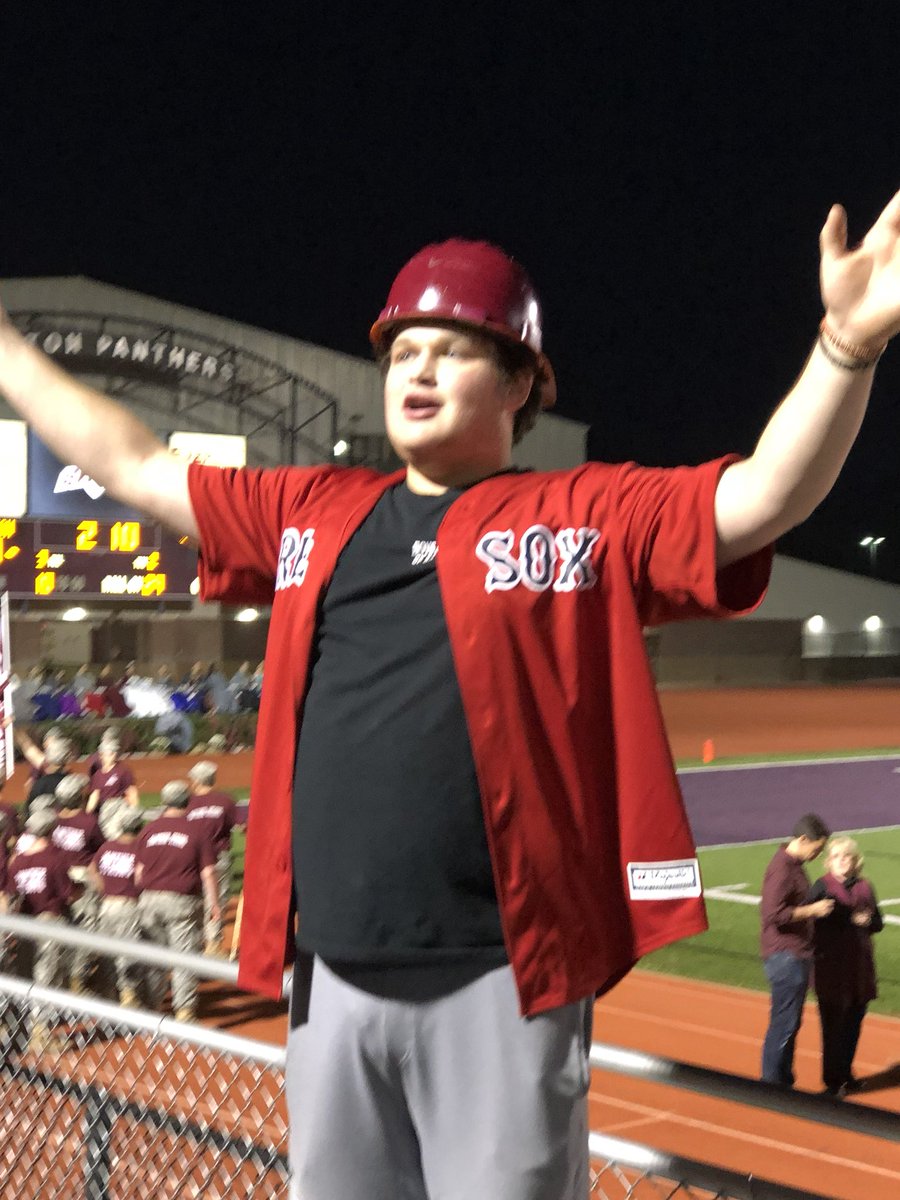 BentonStudents's tweet photo. Cameron sharing words of wisdom! https://t.co/BRXp2QO5yn