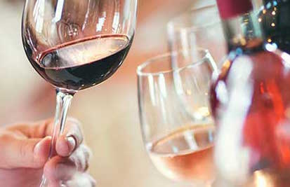 Winemakers' Federation of Australia &amp; Australian Vignerons have begun formal discussions on a potential amalgamation of the two industry bodies, to create a single united peak body, to represent the Australian grape &amp; wine sector. More: ow.ly/utJs30lYppJ
#wca